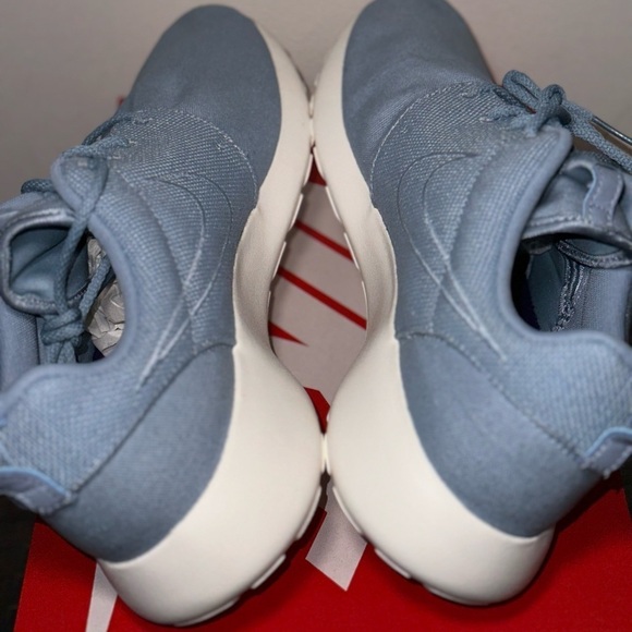 New Mens Size 10.5 Nike Roshe One Premium Running Shoes 525234 404 - Picture 6 of 9